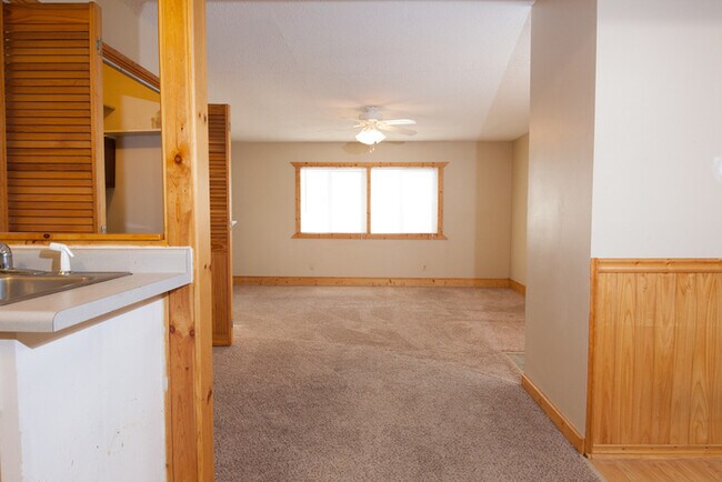 Foto del edificio - 952 88th Ln NW