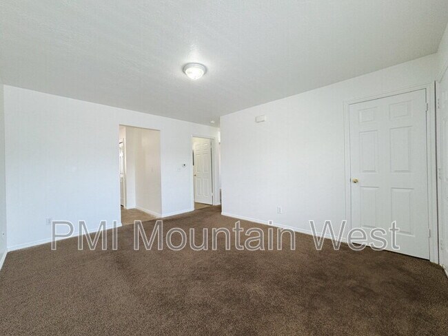 Building Photo - 49 S 200 W