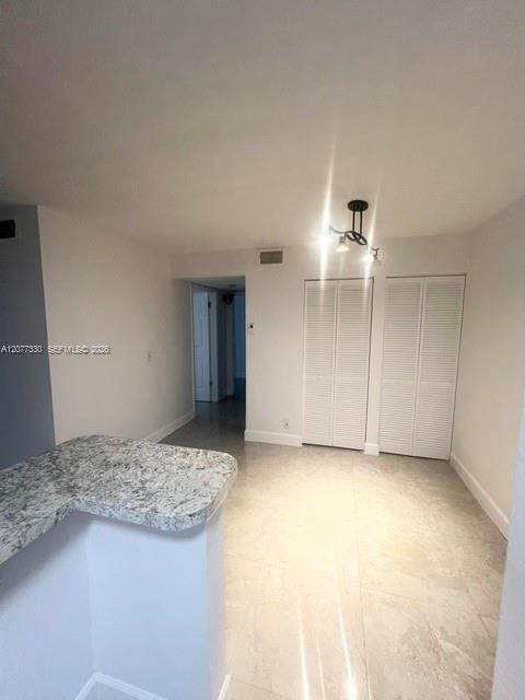 Foto del edificio - 10749 Cleary Blvd