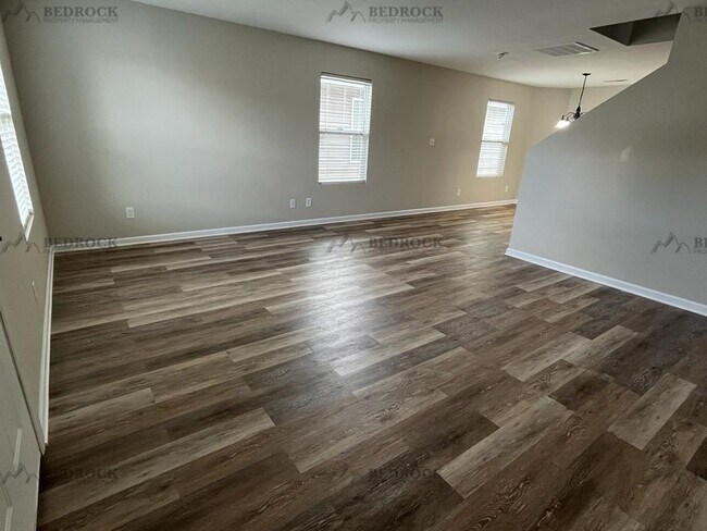 Foto del edificio - 202 Cloverbrook Dr