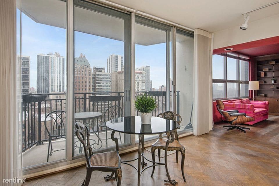 Primary Photo - 2 br, 2 bath Condo - 1515 N Astor St