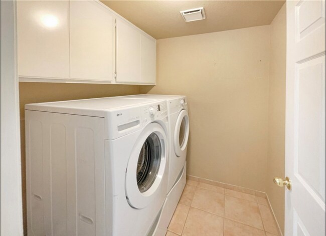 Foto del edificio - 12196 Nugget Ave