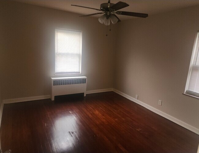 Foto del edificio - 5009 Newfield Ave
