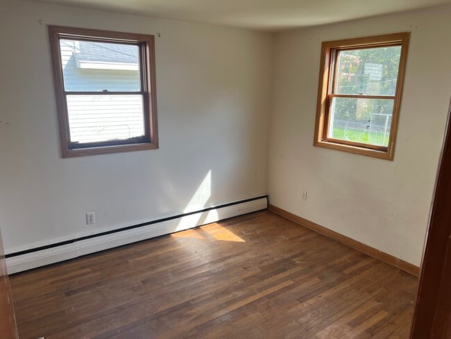 Building Photo - 1803 Loftsgordon Ave