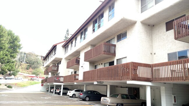 Foto del edificio - 2 Bedroom Condo in Mission Valley