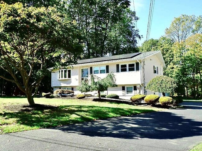 Building Photo - 8 Jodi Ln