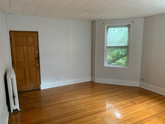 Building Photo - 196 Saint Paul St