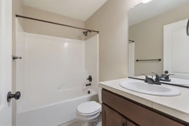Building Photo - Woodridge - 2617A &amp; B