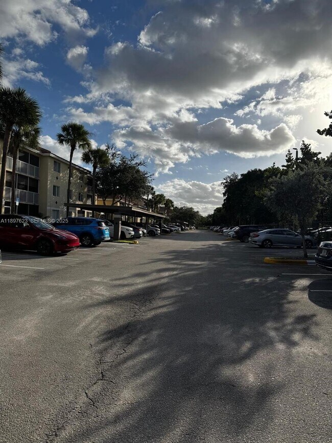 Foto del edificio - 450 S Park Rd