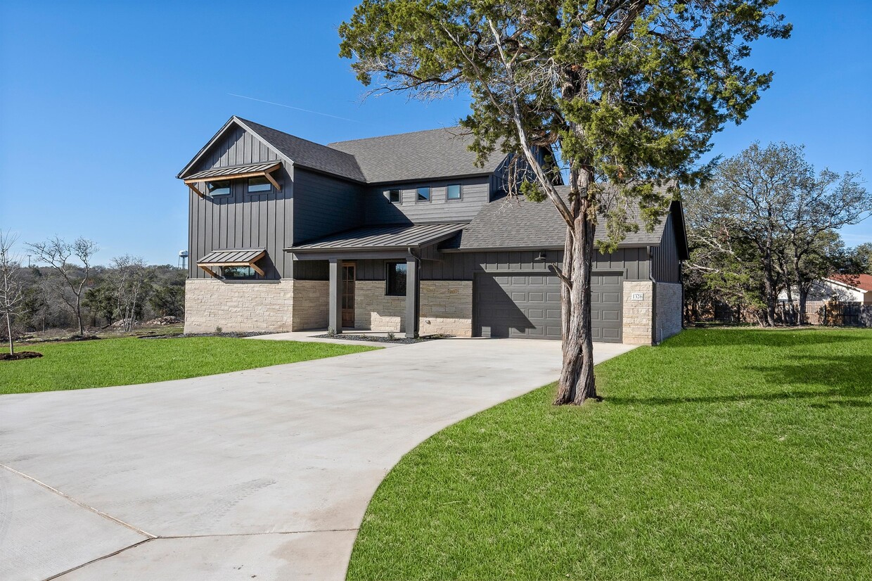 Foto principal - 1326 Morgan's Point Rd