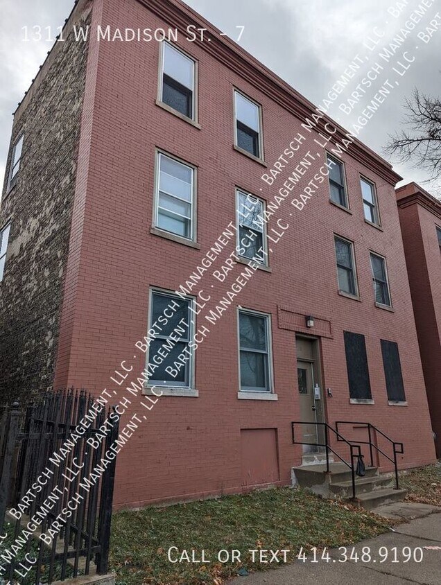 1311 W Madison St Unit 7, Milwaukee, WI 53204 Room for Rent in