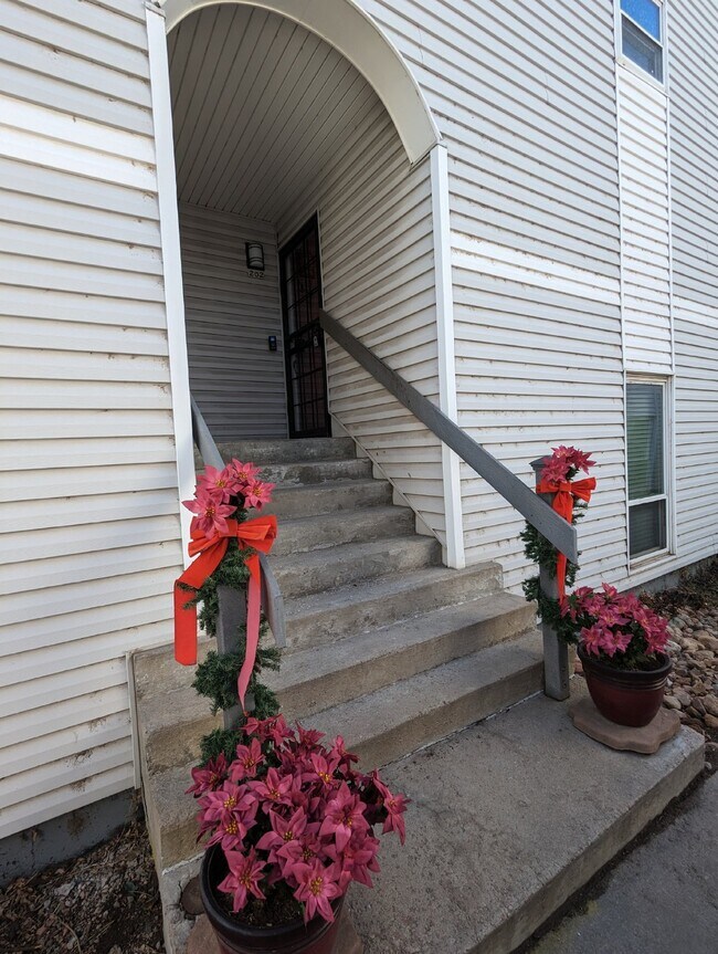 Building Photo - Welcome to your dream home!