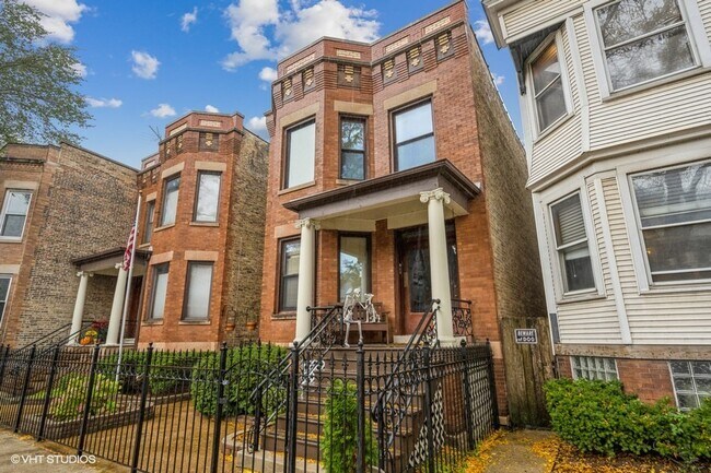 Foto del edificio - 1440 W Diversey Pkwy