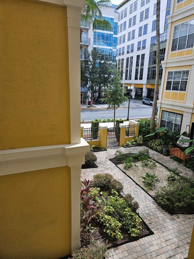 Foto principal - Beautiful Downtown Condo 2/2 Courtyard Vie...