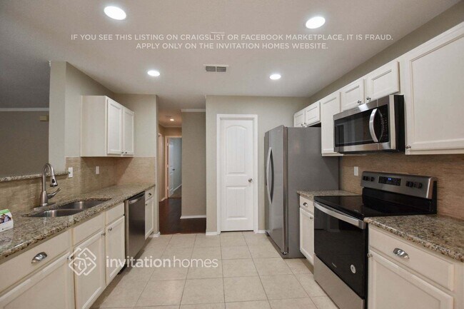 Building Photo - 1676 Wildrose Dr