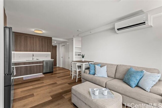 Foto del edificio - BRAND NEW, fully furnished 1 bedroom w/ parking at The Park on Keeaumoku