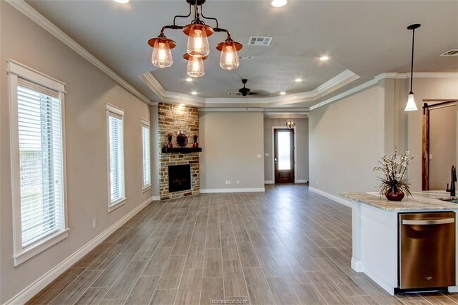Foto del edificio - 4008 Brownway Dr