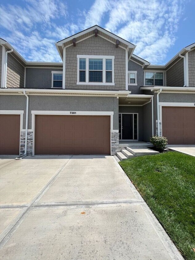 7381 Griffey St, Parkville, MO 64152 Townhome Rentals in Parkville MO