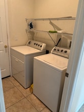 Building Photo - 448 Cinnamon Dr