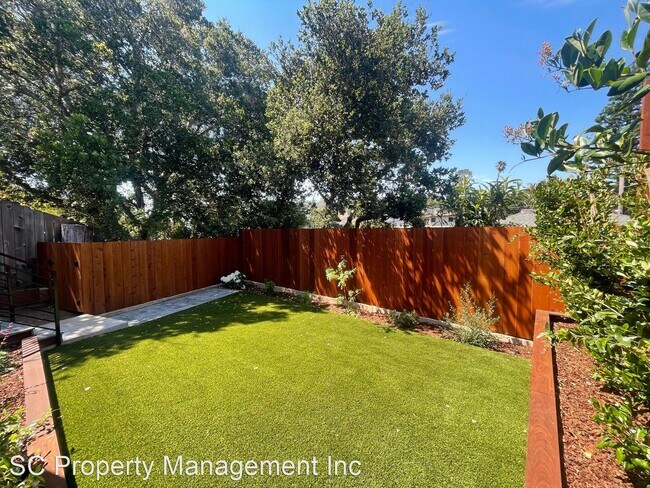 Foto del edificio - 1 br, 1 bath House - 2504-A Ralston Ave