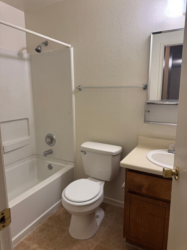 Building Photo - Cute Home in Carson City Near Empire Eleme...