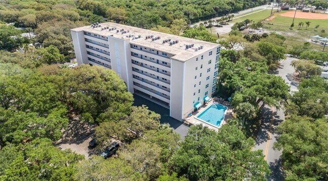 Building Photo - 275 Date Palm Rd
