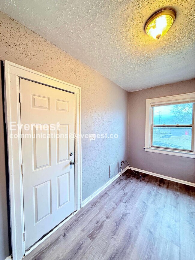 Foto del edificio - 13909 Hartwell St