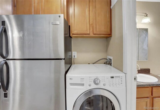 Building Photo - Stylish 1BR/1BA Apartment in Congress Park...