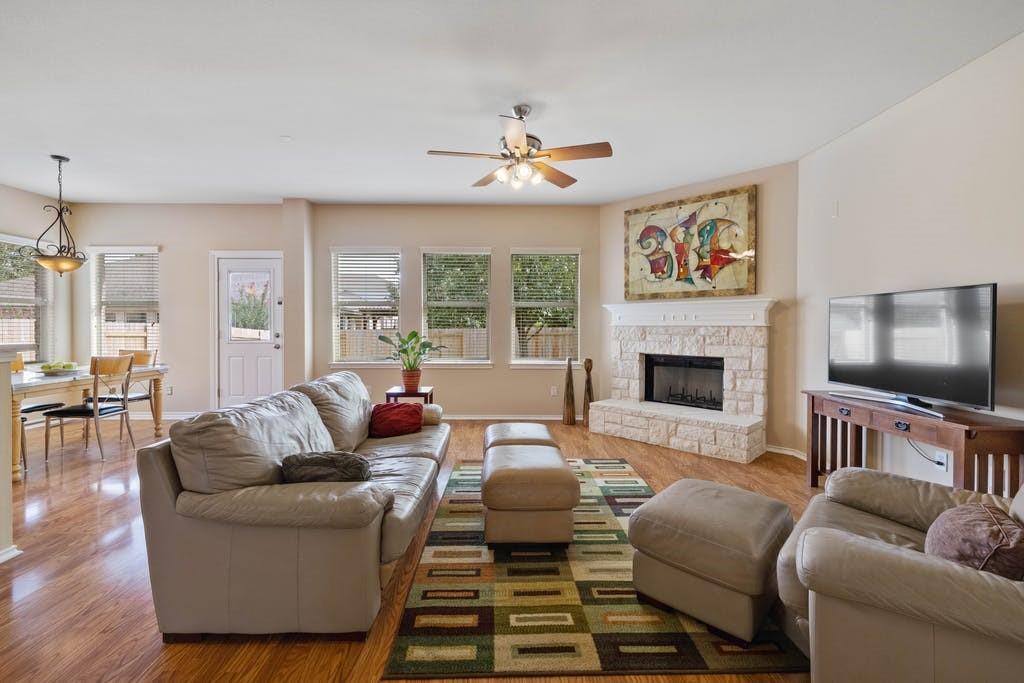 Primary Photo - 1203 Willowbrook Dr