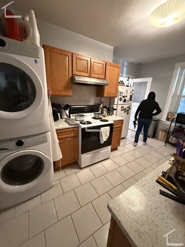 Foto del edificio - Amazing 4 bed 2.5 bath in Brookline...