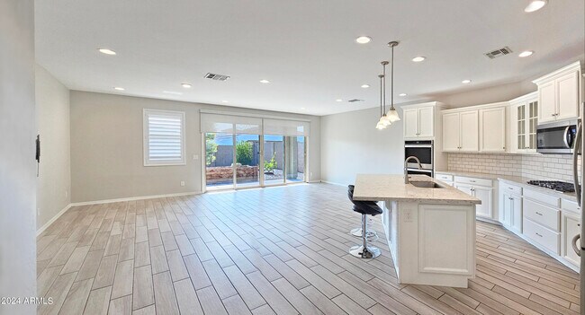 Building Photo - 4536 N 93rd Dr