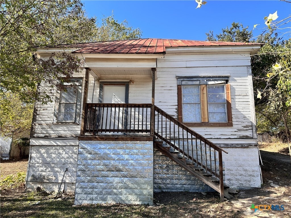 Primary Photo - 244 W Sessom Dr