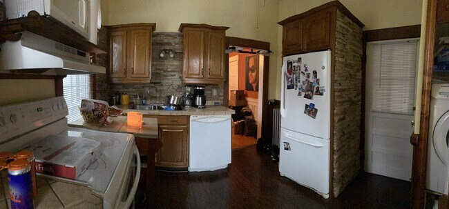 Building Photo - 107 Bridge St