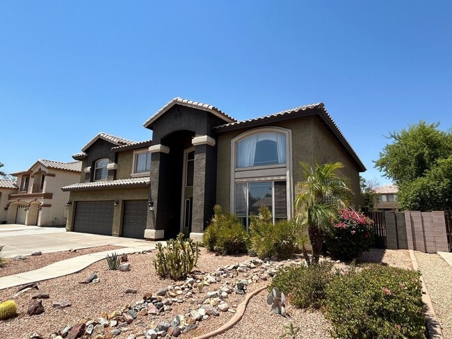 Building Photo - 13026 W Modesto Dr