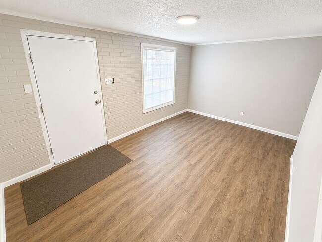 Building Photo - 2704 Avenue V