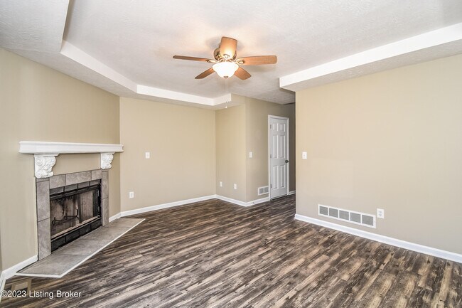 Foto del edificio - 10500 Whitepine View Pl