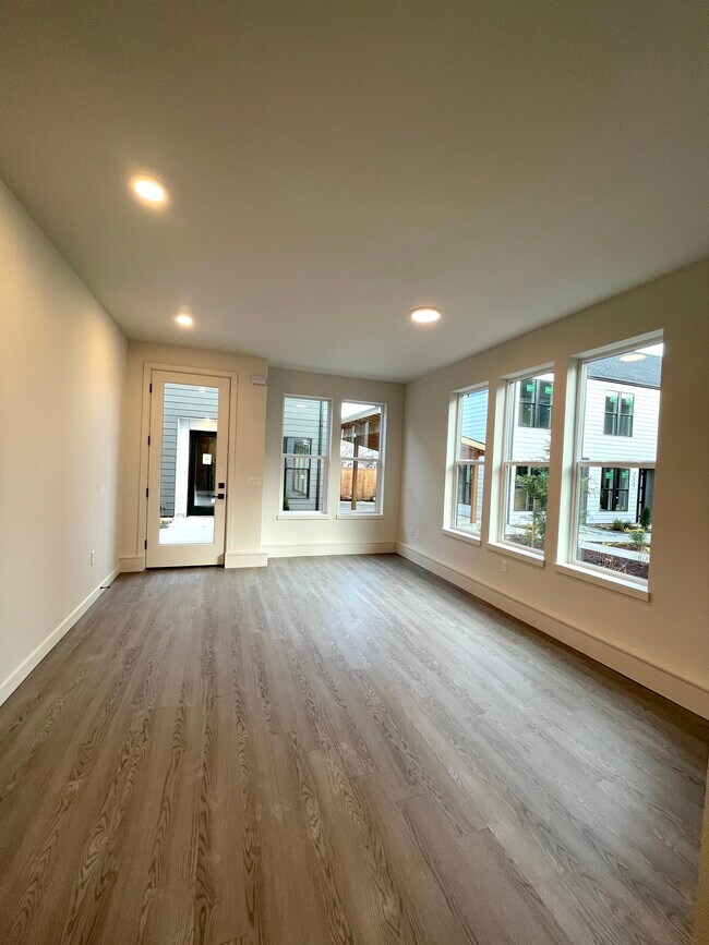 Foto del edificio - Emerald Townhomes