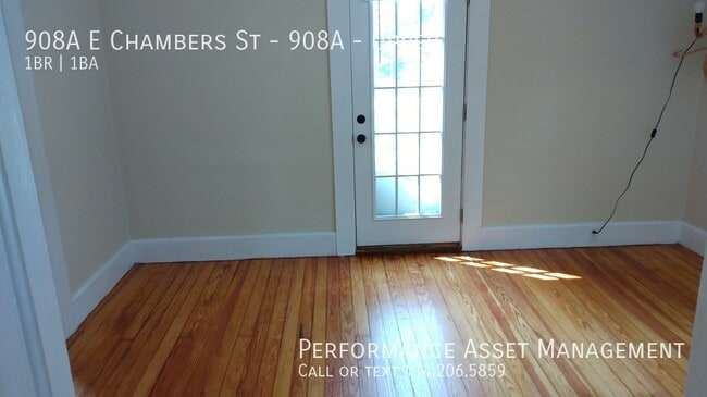 Building Photo - Completely Remodeled 1BED/1BATH Riverwest ...