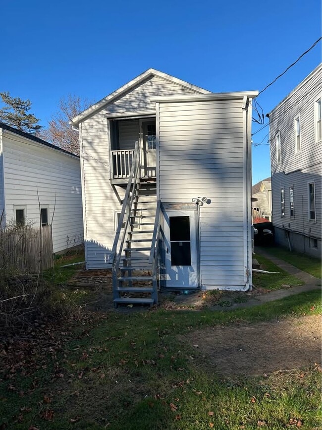 Building Photo - 110 W 3rd St