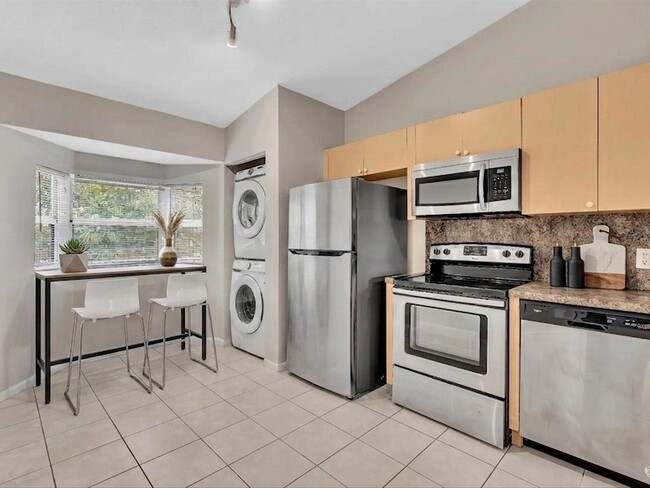 Building Photo - 3504 Briar Bay Blvd