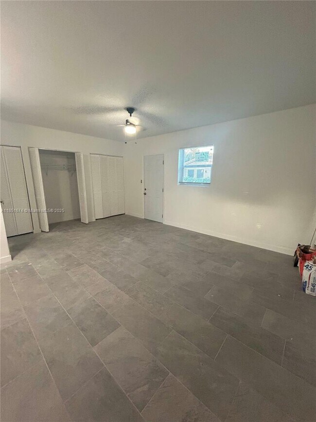 Foto del edificio - 1220 NE 110th Terrace