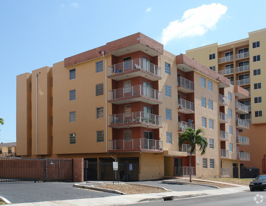 Foto del edificio - 1219-1235 NW 2nd St