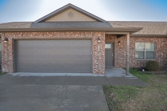 Building Photo - 1703 Booker Cir