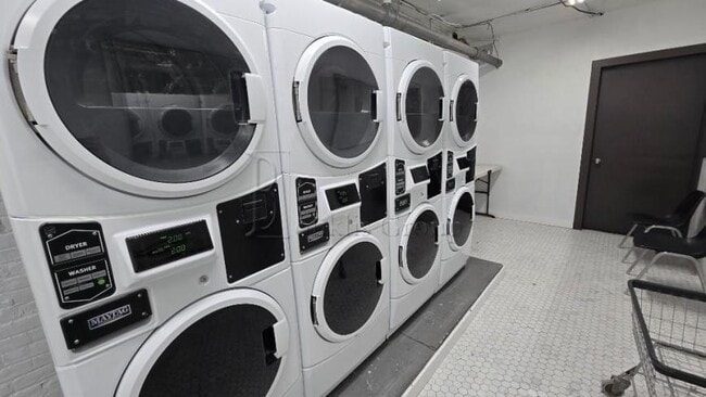 Building Photo - 1 bedroom in ASTORIA NY 11106