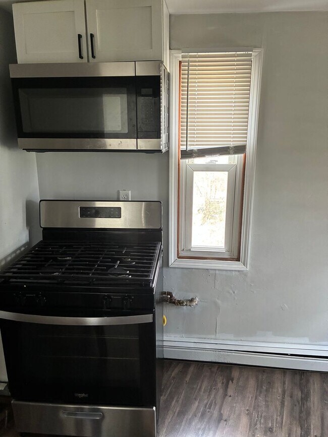 Foto del edificio - 2 Bedroom Apartment w/Appliances
