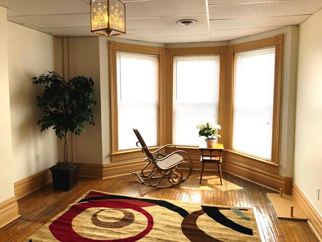 Foto del edificio - 2614 Broad Ave Floor 2