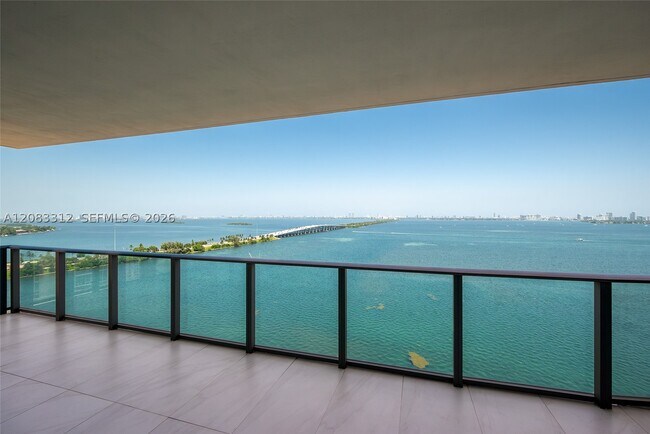 Foto del edificio - 3131 NE 7th Ave