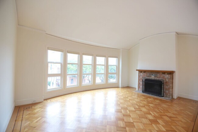 Foto del edificio - West Portal: Immaculate Home w/yard, garag...