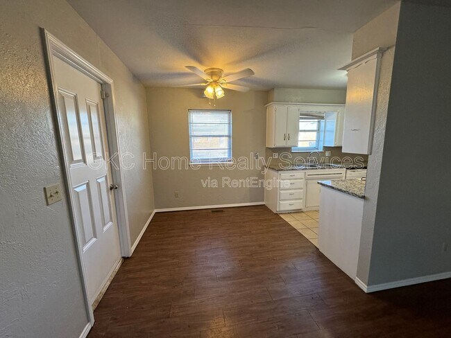 Foto del edificio - 3512 Willow Springs Dr