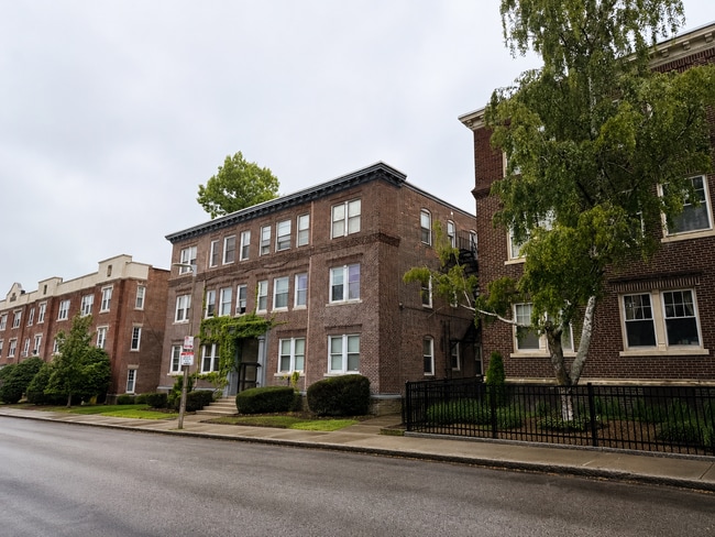 Building Photo - 26 Park Vale Ave